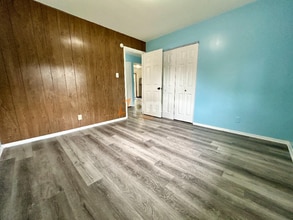 6822-6824 Laurel Ave in Portage, IN - Building Photo - Building Photo