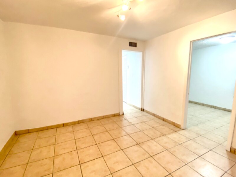 4307 SW 9th St in Miami, FL - Building Photo