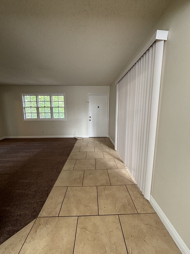 2855 Klinger Cir in Las Vegas, NV - Building Photo - Building Photo