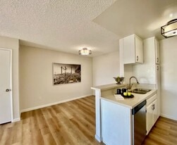 Victory Apartments in North Hollywood, CA - Building Photo