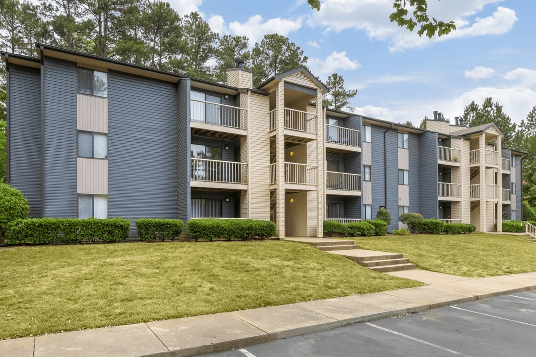 The Parke at Trinity Apartment Homes in Raleigh, NC - Building Photo