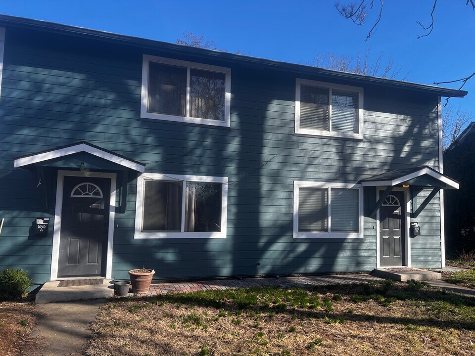 1040 Bonnie Brae St, Unit A in Walla Walla, WA - Foto de edificio