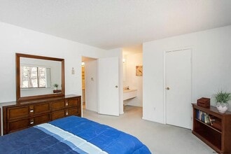 82 Crestwood Ter in Albany, NY - Foto de edificio - Building Photo
