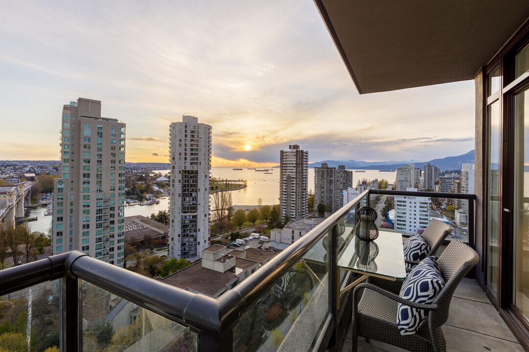 1003 Pacific St, Unit 190X in Vancouver, BC - Building Photo