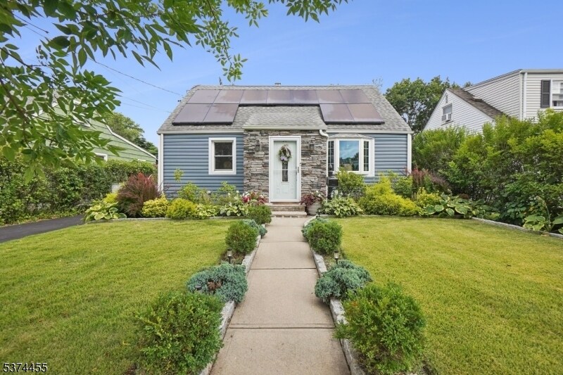 51 Brookhill Ter in Clifton, NJ - Building Photo