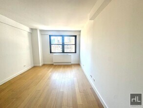 East 39th Street in New York, NY - Building Photo - Building Photo