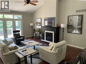 260 Deer Ridge Dr in Kitchener, ON - Building Photo - Building Photo