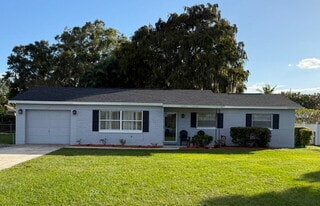 2009 Lakeshore Blvd in St. Cloud, FL - Building Photo