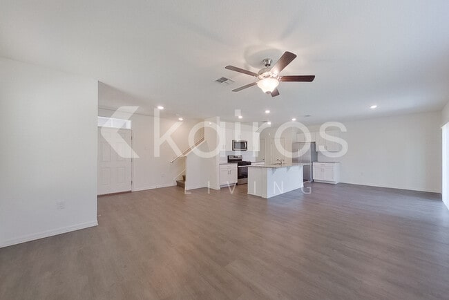 32045 Katelin Cir in Leesburg, FL - Building Photo - Building Photo