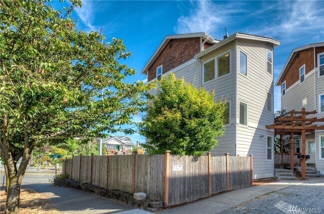 property at 4516 Linden Ave N