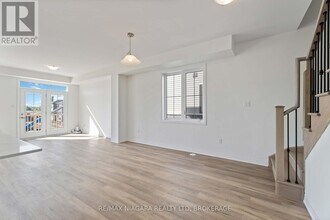 12 Feather Rd in Welland, ON - Building Photo - Building Photo