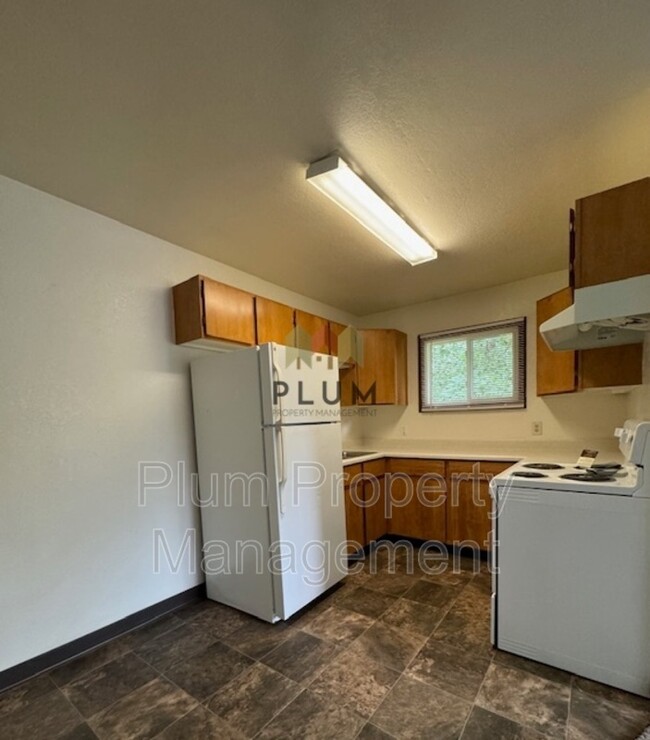 2010 S 8th St W in Missoula, MT - Foto de edificio - Building Photo