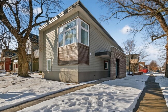 property at 1960 Bellefontaine St