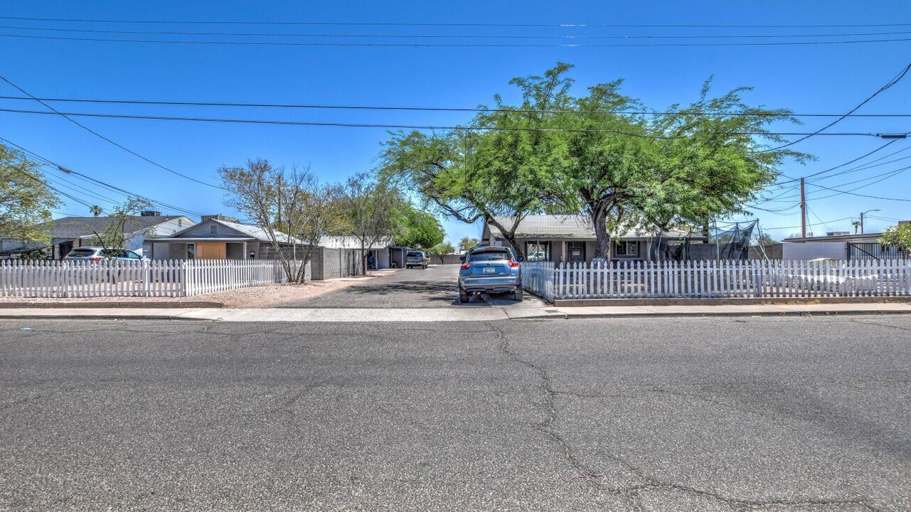 1801 N 25th Pl in Phoenix, AZ - Building Photo