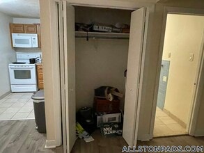 84 Gardner St, Unit 4B in Boston, MA - Foto de edificio - Building Photo