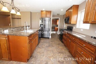 30871 Lorain Rd in North Olmsted, OH - Building Photo - Building Photo