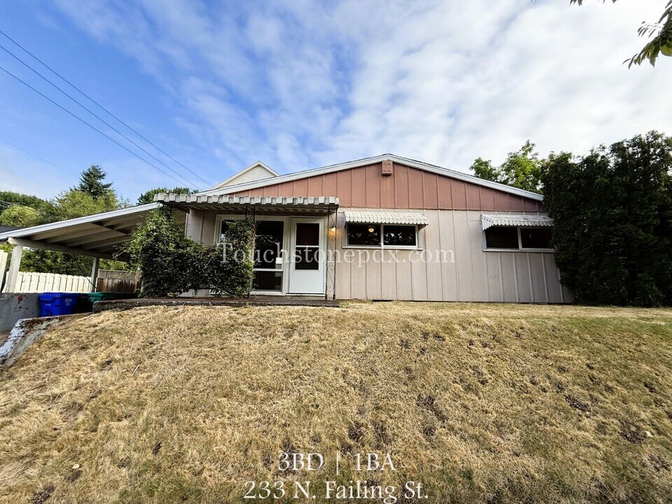 233 N Failing St in Portland, OR - Building Photo