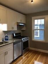 35 Mendelssohn St, Unit 2 in Boston, MA - Foto de edificio - Building Photo