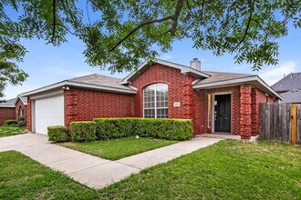 4901 Fox Ridge Ln in McKinney, TX - Building Photo - Building Photo