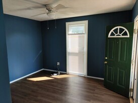 104 S Tecumseh St in Adrian, MI - Building Photo