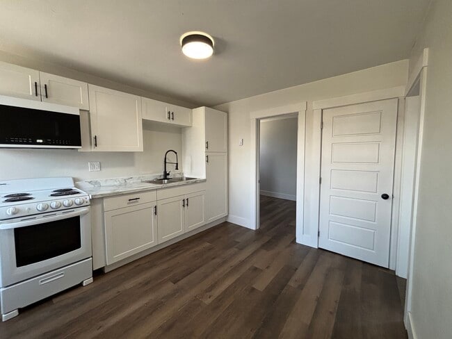 property at 206 Sunset Dr