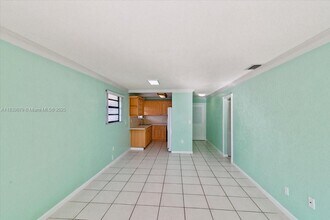 6283 W 24th Ave in Hialeah, FL - Building Photo - Building Photo