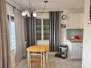 920 SW 11th Ave in Hallandale Beach, FL - Building Photo - Building Photo