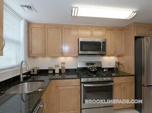 39 Gerry Rd in Brookline, MA - Building Photo - Building Photo