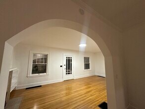 353 Hillcrest Ave in Louisville, KY - Building Photo - Building Photo