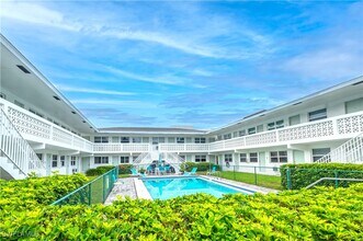 532 4th Ave S in Naples, FL - Building Photo - Building Photo