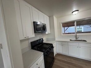 205-205 N College St in La Habra, CA - Building Photo - Building Photo