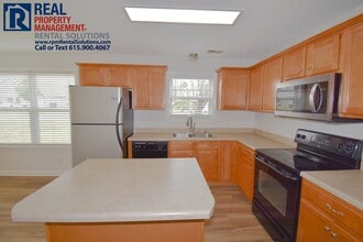 2071 Sparco Cir in Murfreesboro, TN - Building Photo - Building Photo