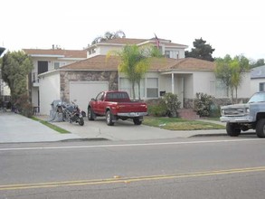 3715-3719 Ingraham St in San Diego, CA - Building Photo - Building Photo