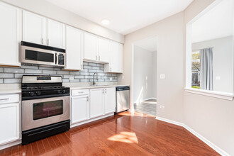 2874 Vernal Ln in Naperville, IL - Building Photo - Building Photo