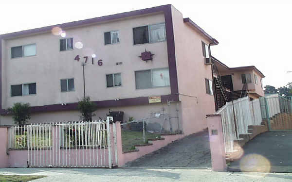 4716 St Elmo Dr in Los Angeles, CA - Foto de edificio - Building Photo