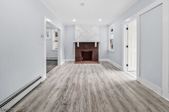 27 Berkeley Pl in Bloomfield, NJ - Building Photo - Building Photo