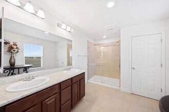 3124 Sandpiper Way in Sacramento, CA - Building Photo - Building Photo