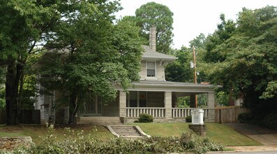 1582 Poplar Ave in Memphis, TN - Building Photo - Building Photo