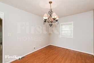 6076 Cherokee Valley Ln in Lithonia, GA - Building Photo - Building Photo