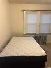 115-62 Newburg St-Unit -ROOM in Queens, NY - Foto de edificio - Building Photo