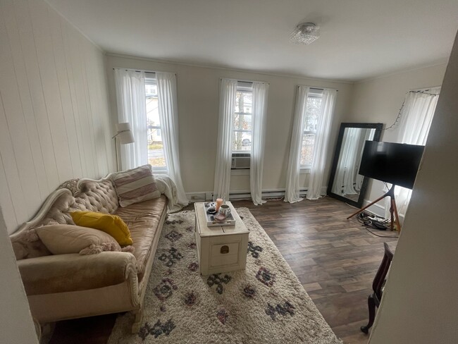 120 N Main St, Unit B