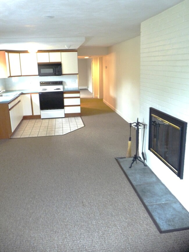 44 Lawrence Ln, Unit 1 Bedroom Apartment