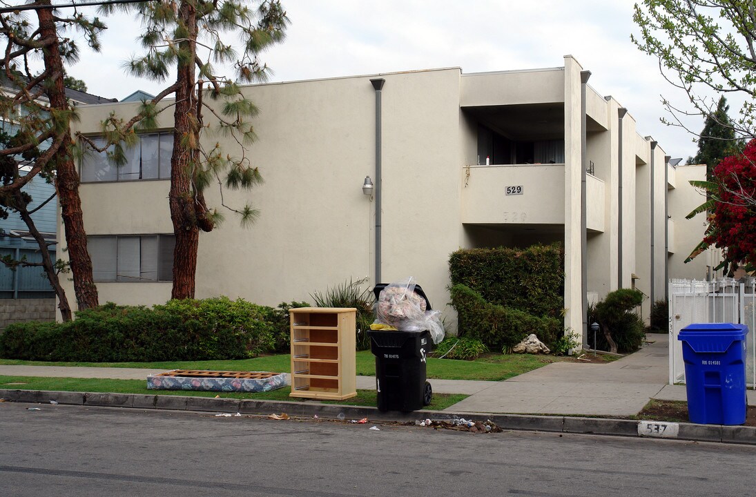 529 Manchester Ter in Inglewood, CA - Building Photo