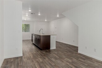 12186 Scarlet Ember Rd in Las Vegas, NV - Building Photo - Building Photo