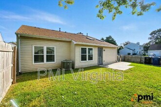 4052 Peridot Dr in Virginia Beach, VA - Building Photo - Building Photo