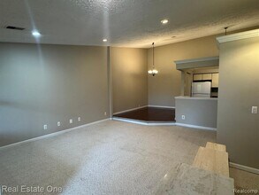 19317 Surrey Ln in Northville, MI - Building Photo - Building Photo