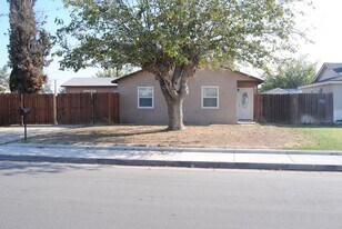 2304 Elaine St in Bakersfield, CA - Building Photo