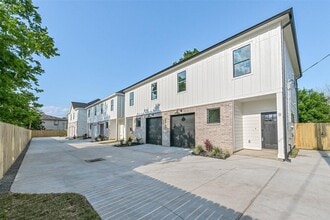 4721 Mallow St in Houston, TX - Building Photo - Building Photo