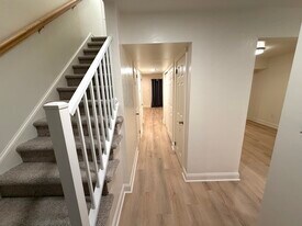 1005 Willow Green Dr in Newport News, VA - Building Photo