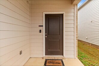 547 Deer Crest Dr in Canyon Lake, TX - Building Photo - Building Photo